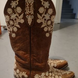 Cavendar cowgirl boots